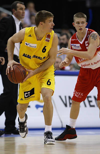 在重建中的 在重建中的