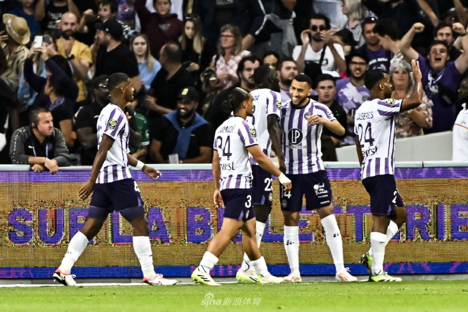 次拼抢中被 次拼抢中被